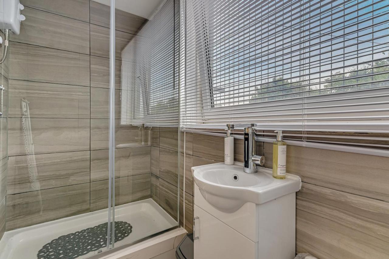 Suites By Rehoboth - Overcomers- Deptford Londres Exterior foto