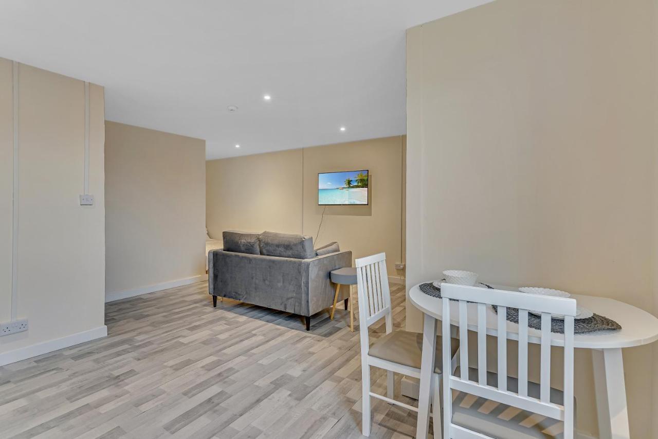 Suites By Rehoboth - Overcomers- Deptford Londres Exterior foto