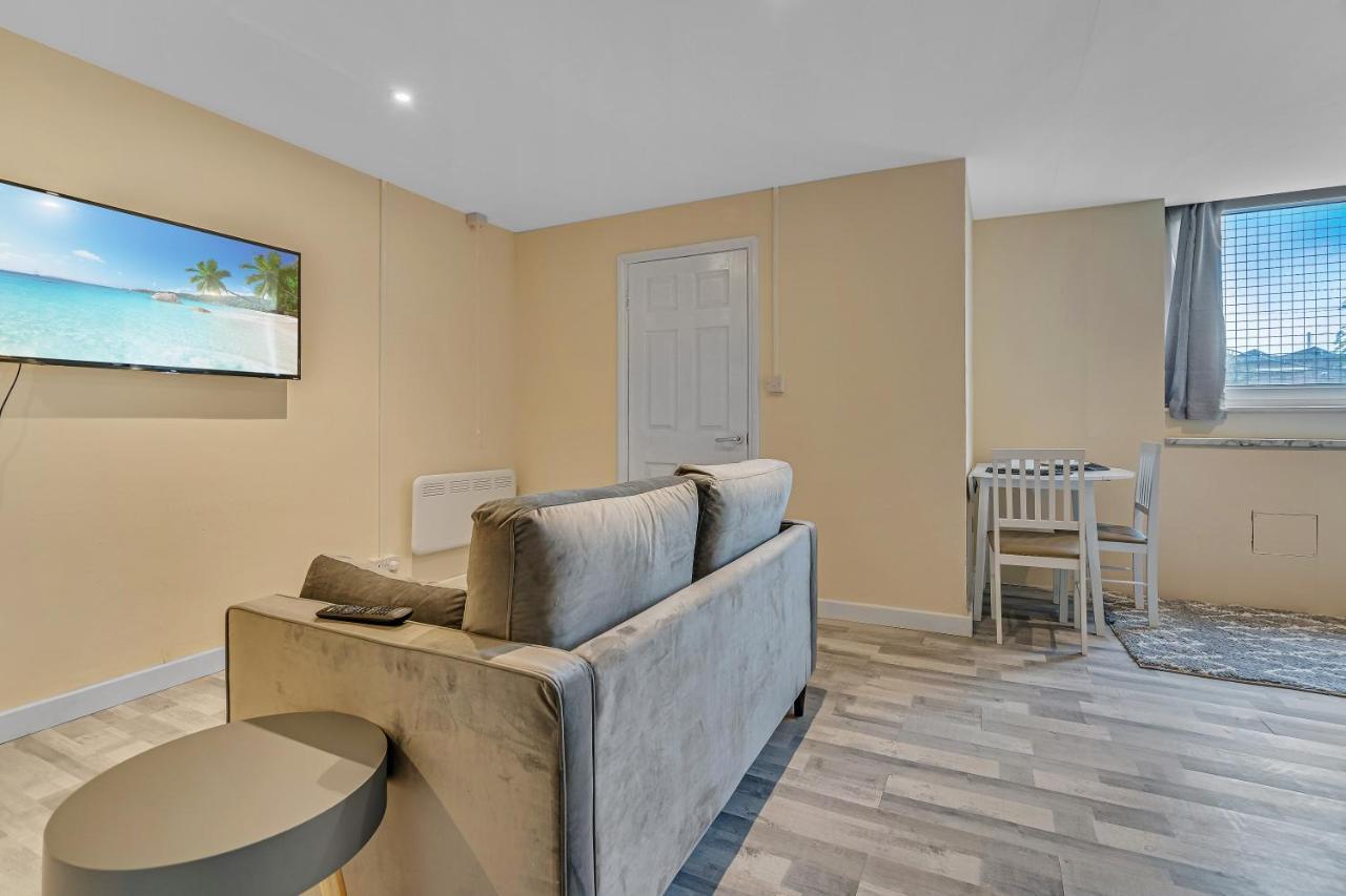 Suites By Rehoboth - Overcomers- Deptford Londres Exterior foto
